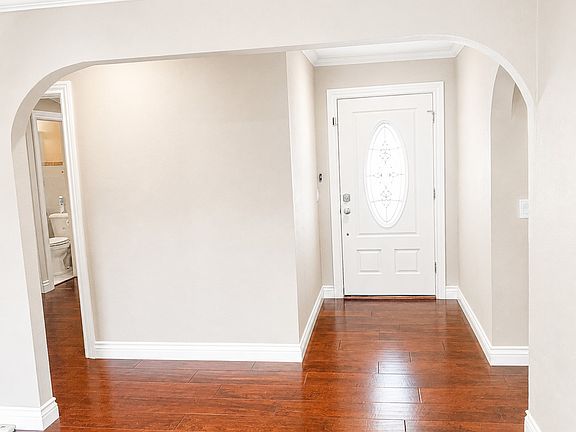 5th image of 16068 Summershade Dr