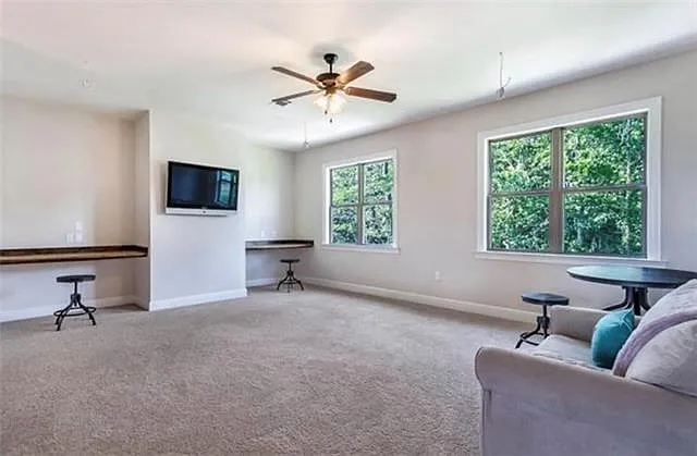 604 Pine Grove Loop — Photo 7