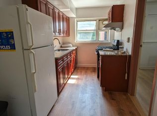 8211 165th St, Jamaica, NY 11432
