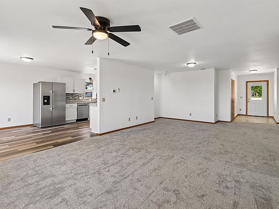 5th image of 1111 Oak St