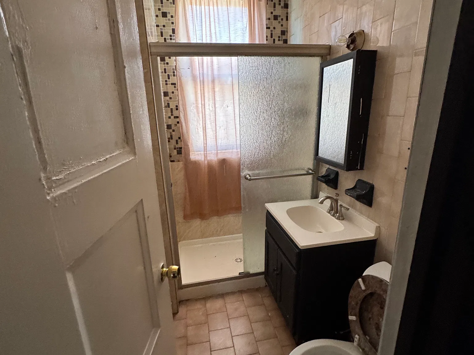 1 bed, 750 sqft, $1,900 — Photo 3
