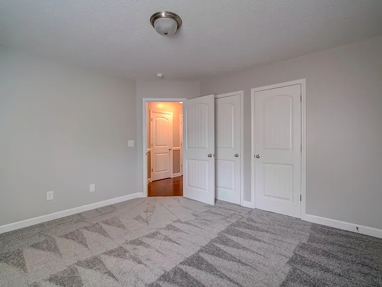 732 Shelburne Ln — Photo 42