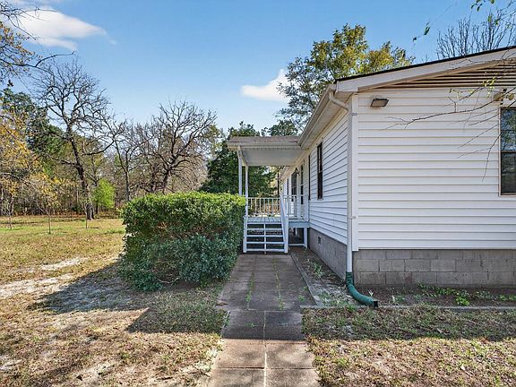 3rd image of 835 Balin Rd