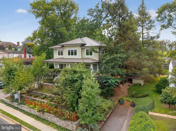2136 Powhatan St, Falls Church, VA 22043