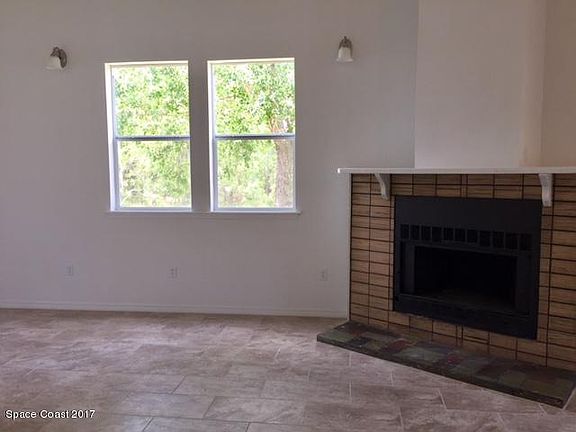 3rd image of 1029 Caligula Ave SE