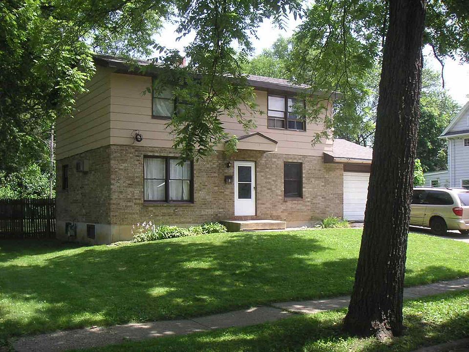 2nd image of 715 N Rockton Ave