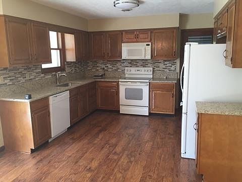 Kitchen (New Granite/Splash)