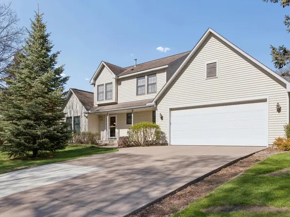 7312 Park View Dr, Mounds View, MN 55112