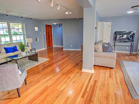 5th image of 88 Whitehall Ct