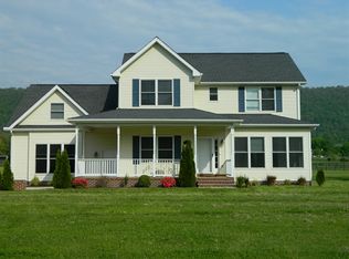 253 Secretariat Ln, Martinsburg, WV 25403