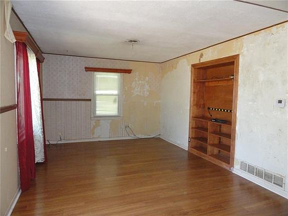 4th image of 1425 S 18th St