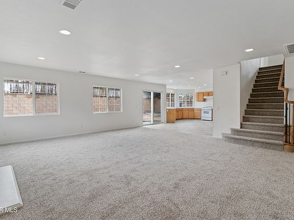 3rd image of 37660 Newbury Pl
