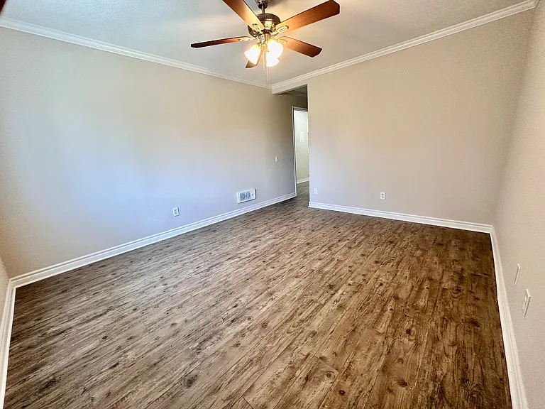 1x1 bedroom area
