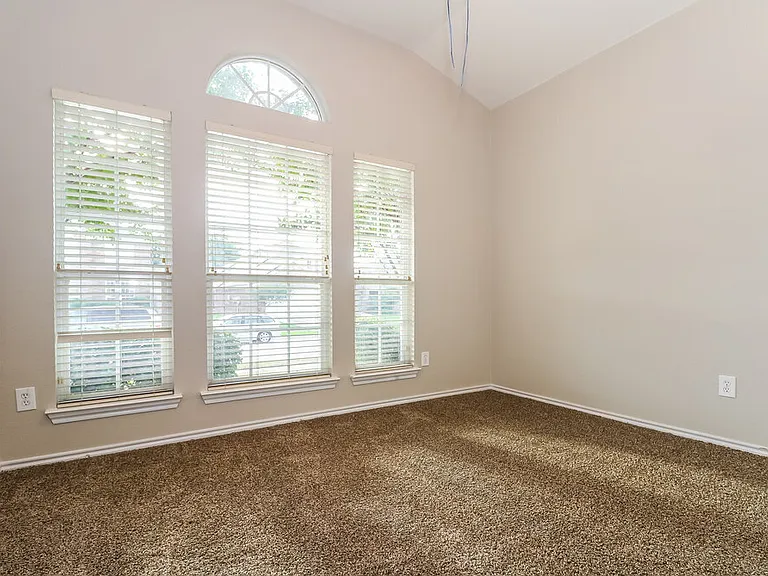 7905 Raton Ridge Ln — Photo 8