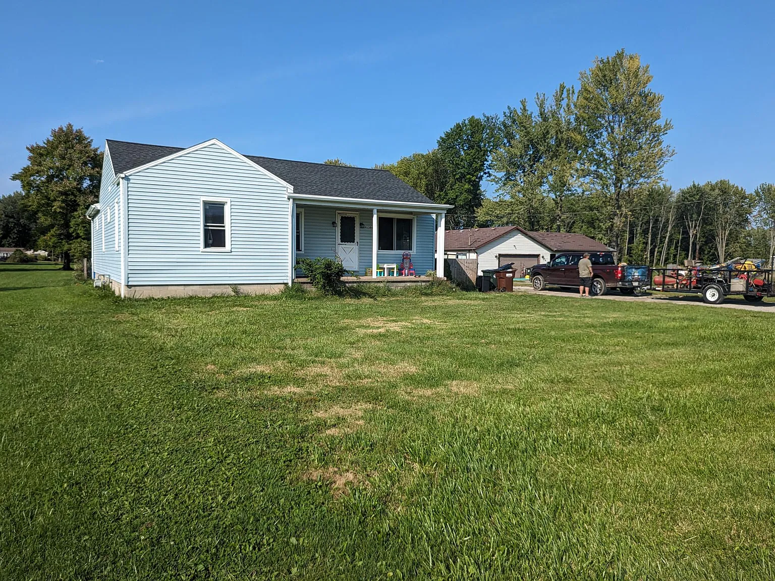 4 bed, 1354 sqft, $1,700 — Photo 2