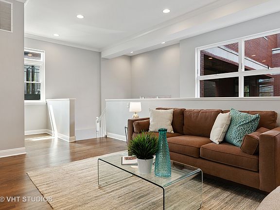 5th image of 2659 N Ashland Ave APT 7