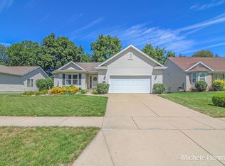 1084 Saint Johns Chase, Grand Ledge, MI 48837