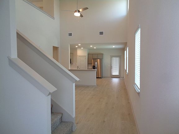 3rd image of 1150 Gillingham St