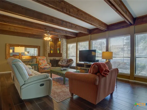 211 T Bar M Dr, New Braunfels, TX 78132