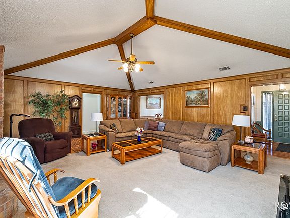 4th image of 3225 Cedarhill Dr
