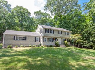 92 Riverbank Dr, Stamford, CT 06903
