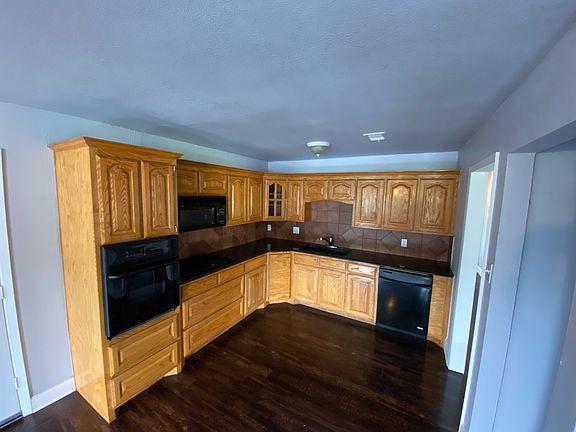 5th image of 501 E Bovell St