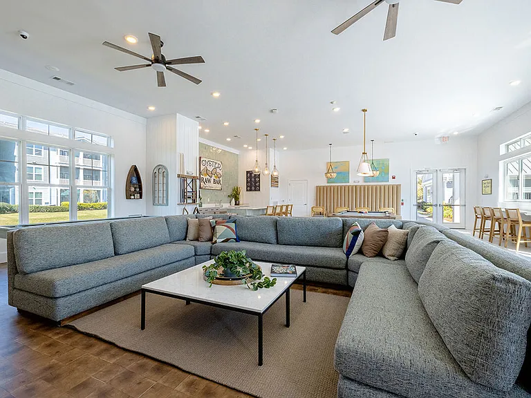 Longshore Commons — Photo 16