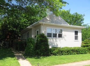 1228 Prospect Ave, Peru, IL 61354