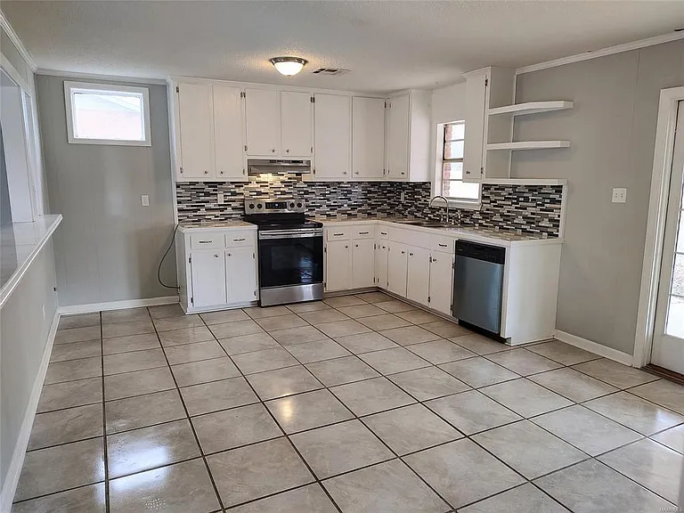 226 Radburn Way — Photo 8