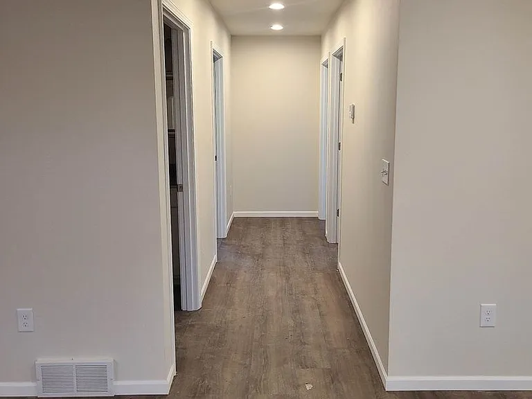 4923 Well Rd — Photo 2
