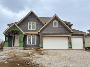 21901 W 99th Ter, Lenexa, KS 66220