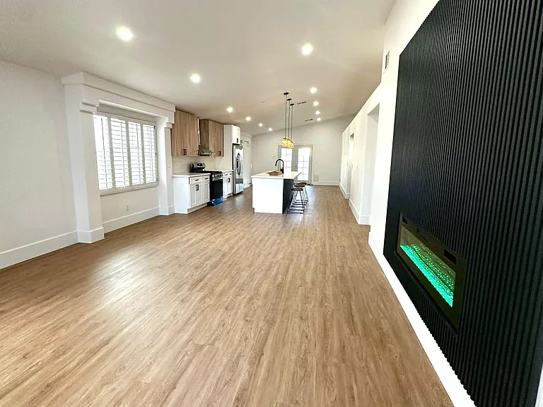 9875 Pioneer Ave — Photo 3