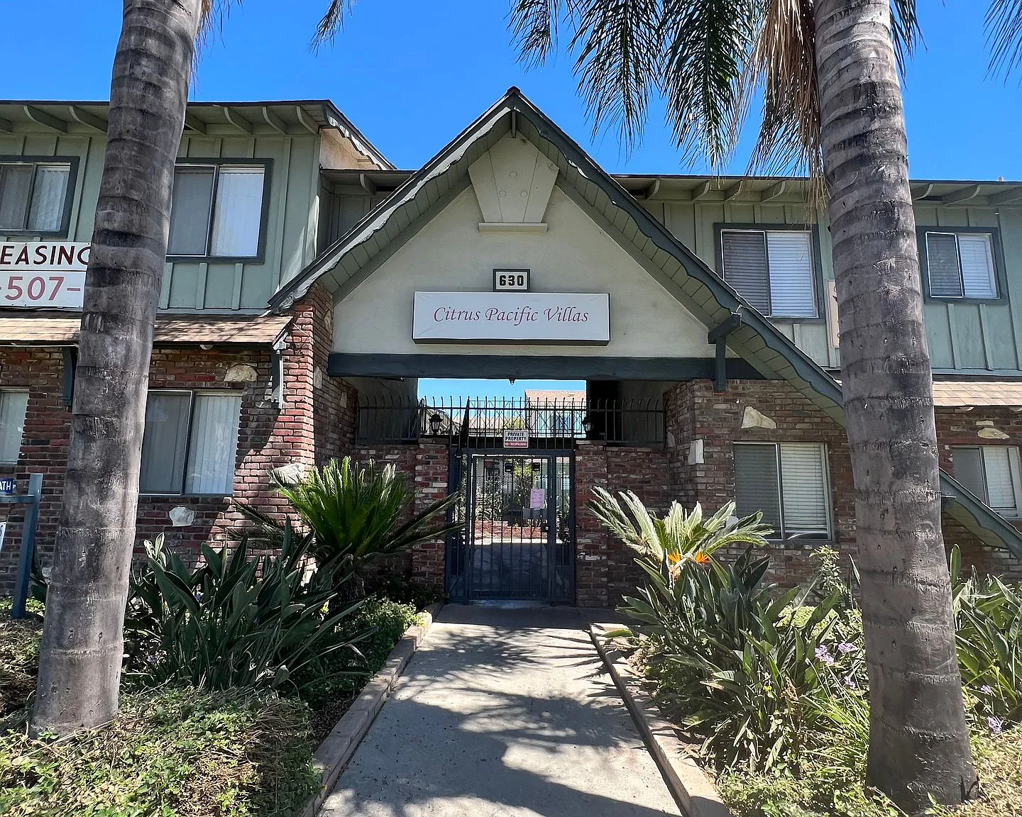 Citrus Pacific Villas — Photo 3