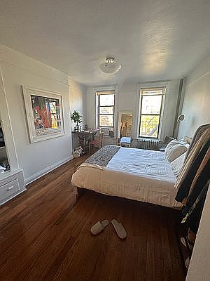 3rd image of 132 Allen St #D3