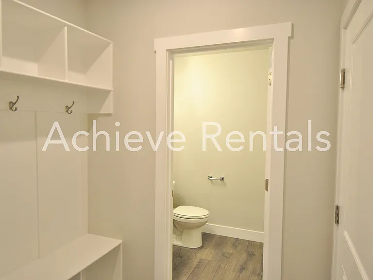 2207 S 1090 E — Photo 7