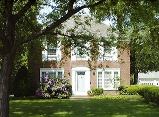 2406 Glendon Rd, University Heights, OH 44118