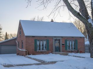 707 E Harrison St, Appleton, WI 54915