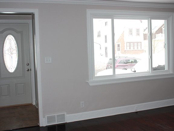 5th image of 346 Nassau Ave
