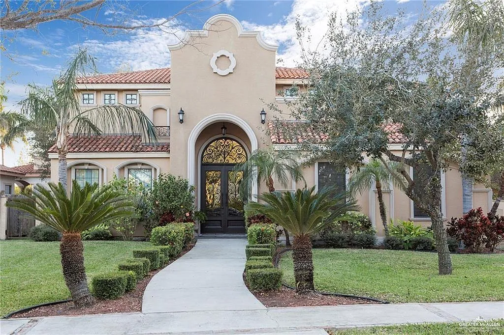 5 bed, 4.0 bath, 3205 sqft, $3,100 — Photo 1