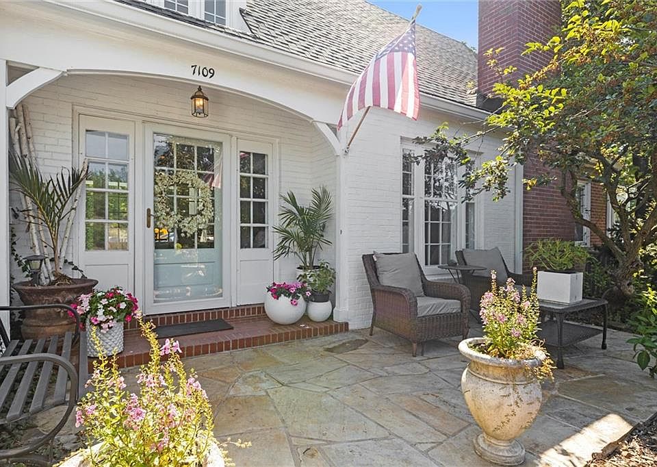 7109 Harecliff Dr, Kansas City, MO 64133 | Zillow