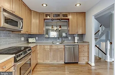 3 bed, 1985 sqft, $3,750 — Photo 3