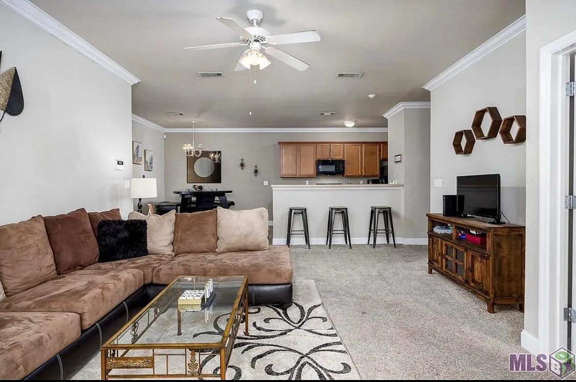 900 Dean Lee Drive - B — Photo 4