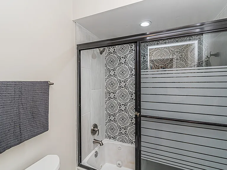 432 Skokie Blvd — Photo 24
