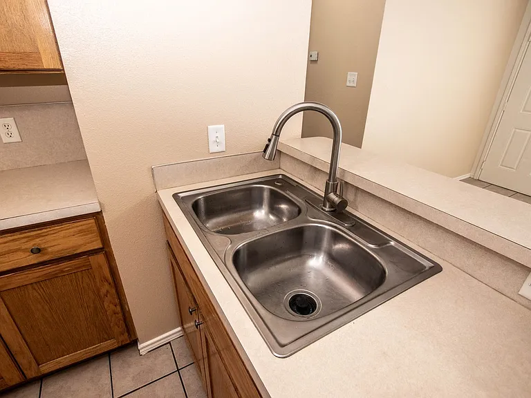 Autumn Ridge 2 BR/2 BA — Photo 12