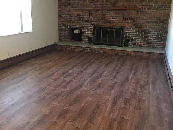 3rd image of 114 Buells Cir