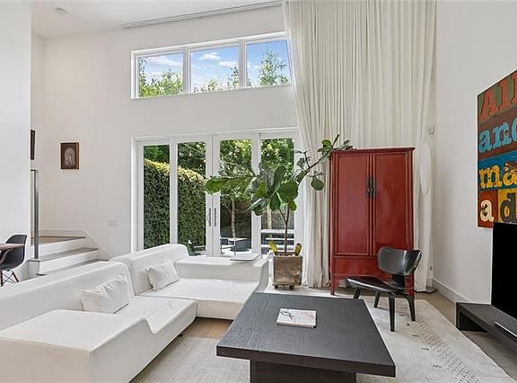 4th image of 3807 Magazine St Unit A