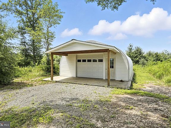 5th image of 18172 Youngs Ln