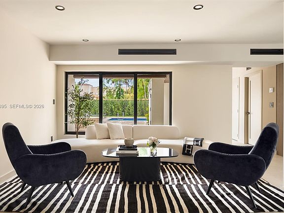 5th image of 2805 SW 4th Ave