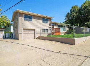 2126 Arroyo Dr, Rapid City, SD 57702