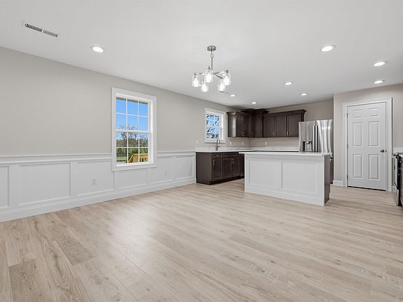 4th image of 94 Timber Rdg